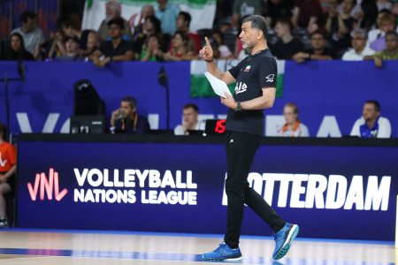 عطایی: از عملکرد تیم راضی نیستم