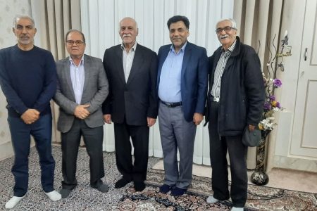 حضور جهان پهلوان محمد حسین جمال و برخی از پیش کسوتان ورزش استان قم در دفتر پایگاه خبری نشاط و زندگی