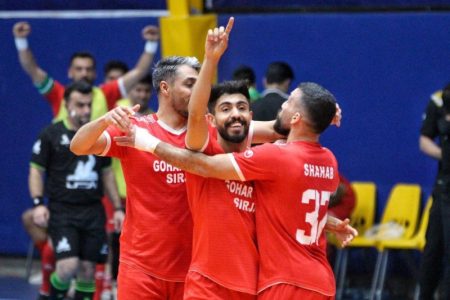 استفاده از مواد شوینده جای توجیه ندارد؛ جان فوتسالیست‌ها در خطر است!