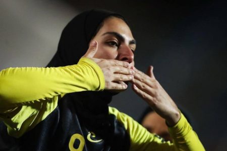 اظهارنظر مهم وزیر ورزش درمورد شادی زهرا قنبری؛ اگر حکمی صادر شده برمی‌گردانم