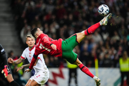 پشتک‌واروی کریس در مهمانی گل!