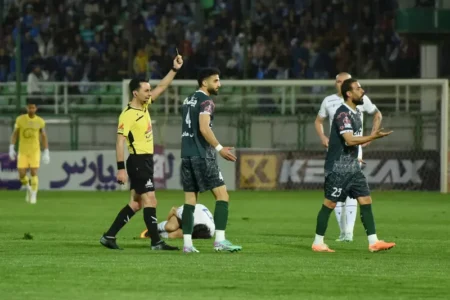 تساوی استقلال با ذوب آهن