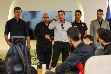 برگزاری مراسم معارفه اوسمار ویرا در جمع بازیکنان پرسپولیس