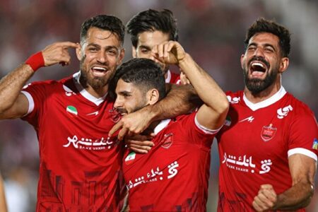 پرسپولیس ۲ – ذوب‌آهن صفر؛ بازگشت دیرهنگام/ وحید هاشمیان علیه همشهری‌هایش