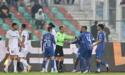 استقلال به گل‌گهر باخت و از مدعیان عقب ماند/ شکست بد موقع!