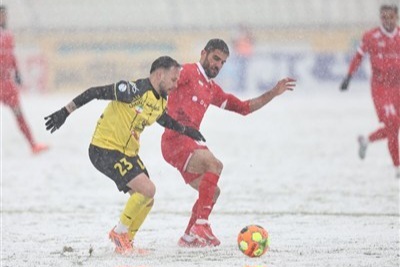 دبل پرسپولیس مقابل سپاهان؛ توقف استقلال در اصفهان/ سرخی آسمان لیگ با برد ازبکی در ال‌کلاسیکوی برفی + جدول و نتایج هفته هفدهم